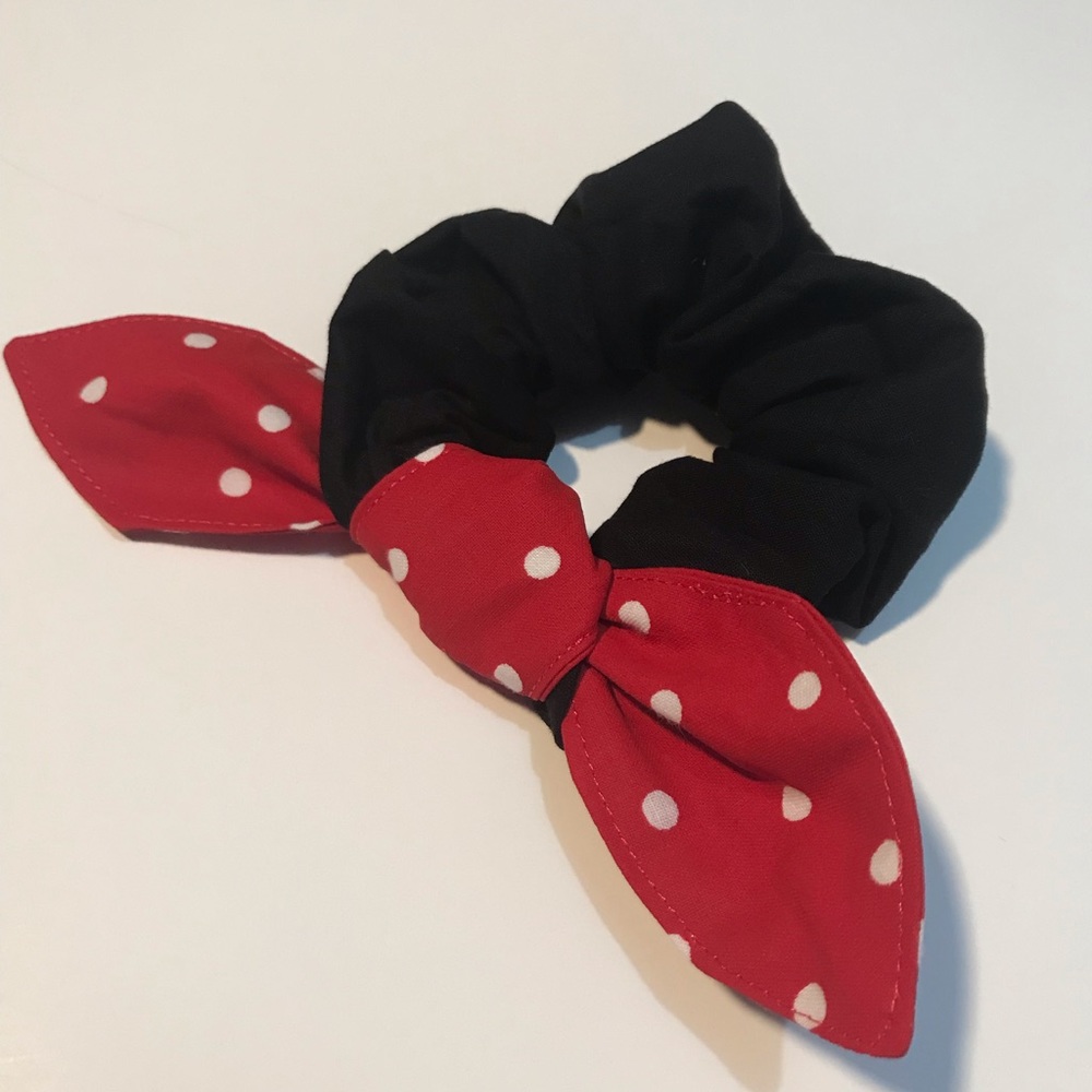 NWOT Two Scrunchies with Removable Bow